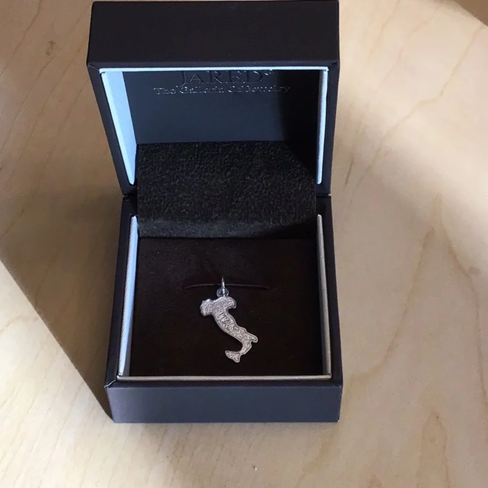 Sterling Silver Italy Map Flat Charm - Picture 1 of 5